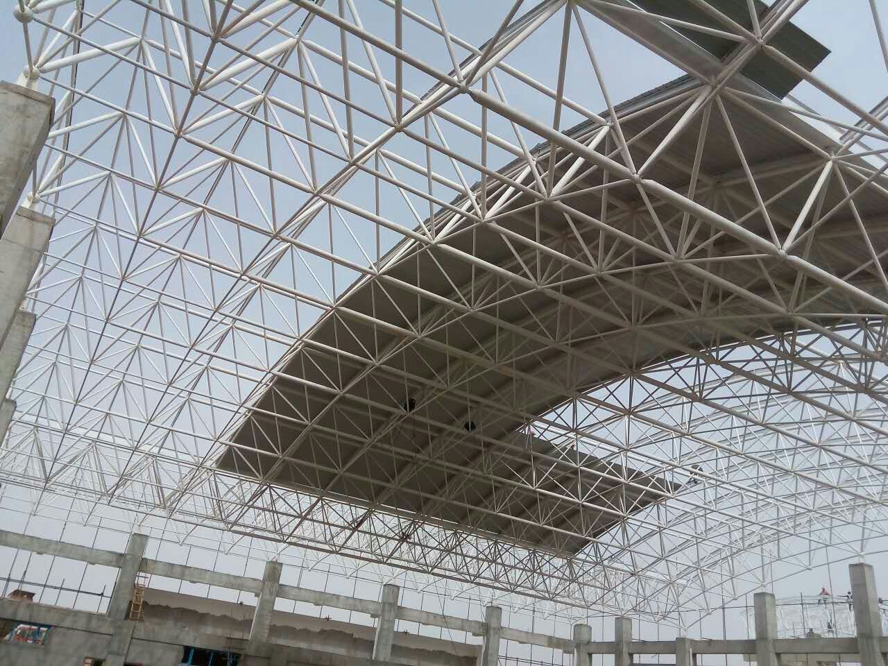 高平青岛一汽网架